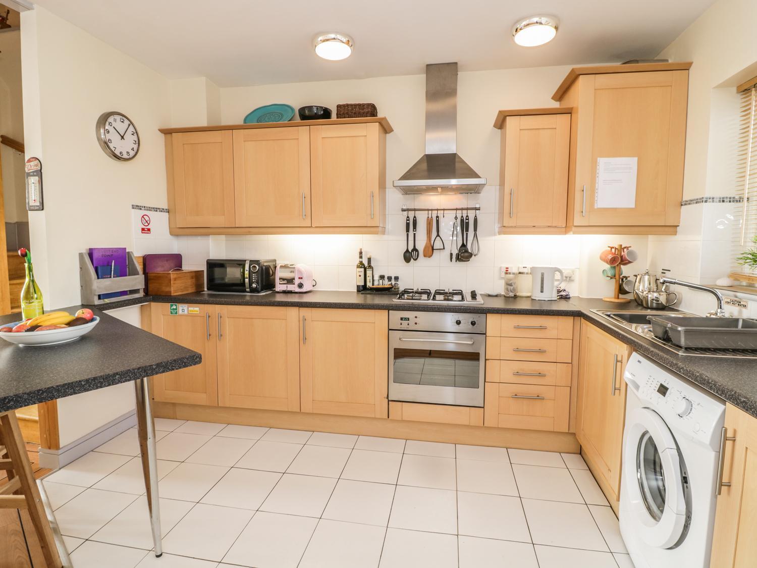 12 West End Point Apartment Pwllheli Bagian luar foto
